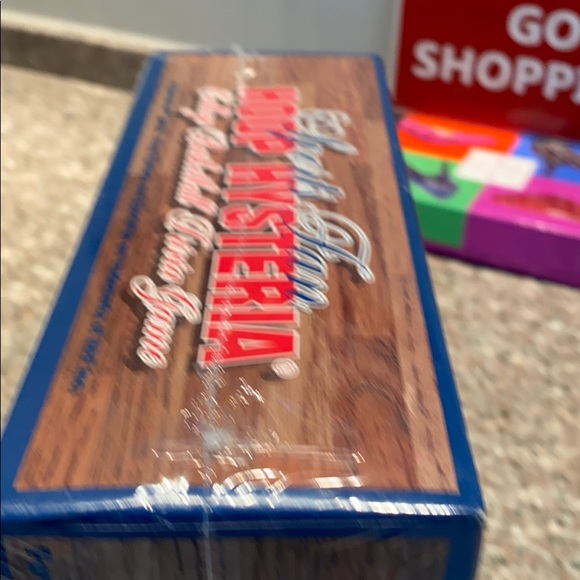 Sports Fan Hoop Hysteria NEW college b-ball game - Picture 4 of 8